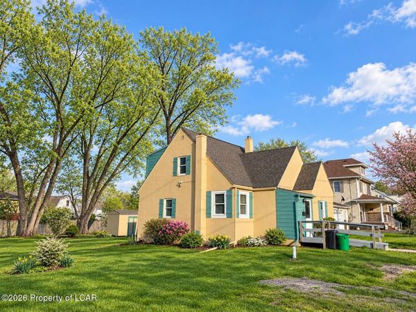 66 Park Street, Dallas, PA 18612