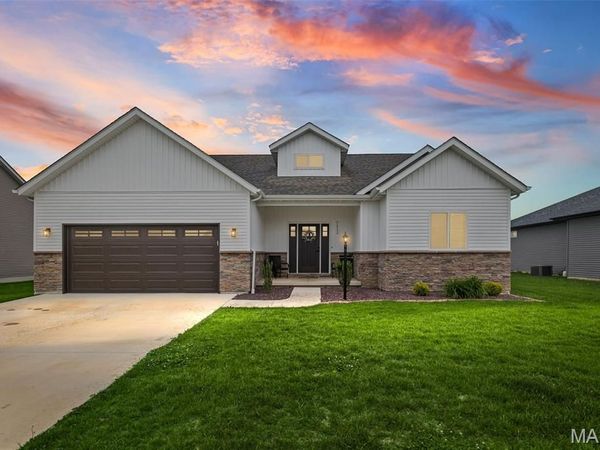 7112 Richmond Drive, Glen Carbon, IL 62034
