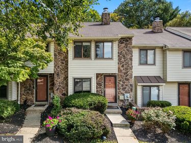 24 FLINTLOCK LANE, CHESTERBROOK, PA 19087