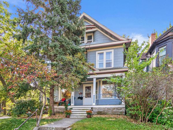 742 Holly Avenue , Saint Paul, MN 55104