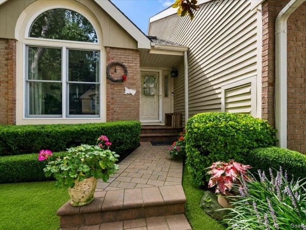 53 Willow Ridge Drive, Smithtown, NY 11787