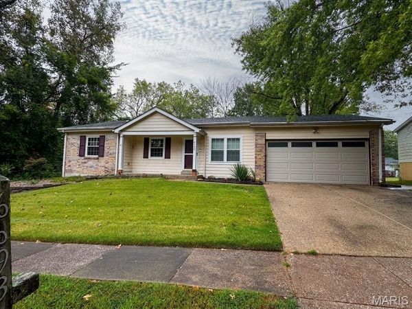 6693 Lesli Mari Court, St Louis, MO 63033