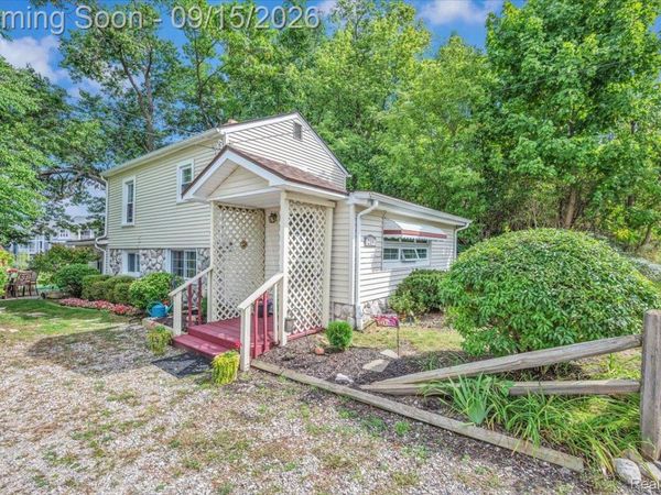 219 Brittain Drive, Lake Orion Village, Mi 48362