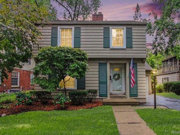 7 Abington Lane, Dearborn, Mi 48120