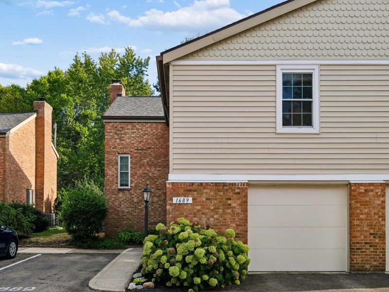 1689 Moravian Street, Unit 89, Columbus, OH 43220 Photo 2
