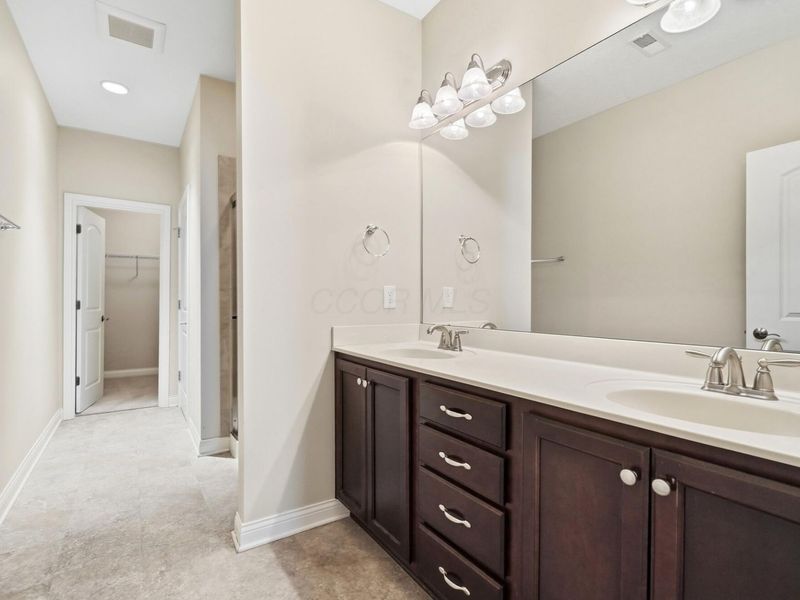 5098 Bayonne Lane, Columbus, OH 43221 Photo 5