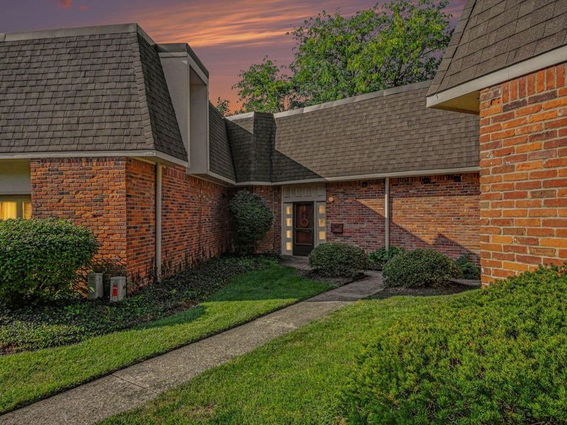 1501 Lafayette Drive, Unit 1501, Columbus, OH 43220 Photo 5
