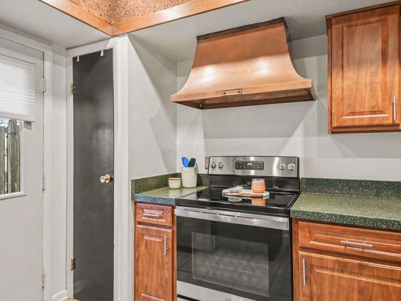1501 Lafayette Drive, Unit 1501, Columbus, OH 43220 Photo 8