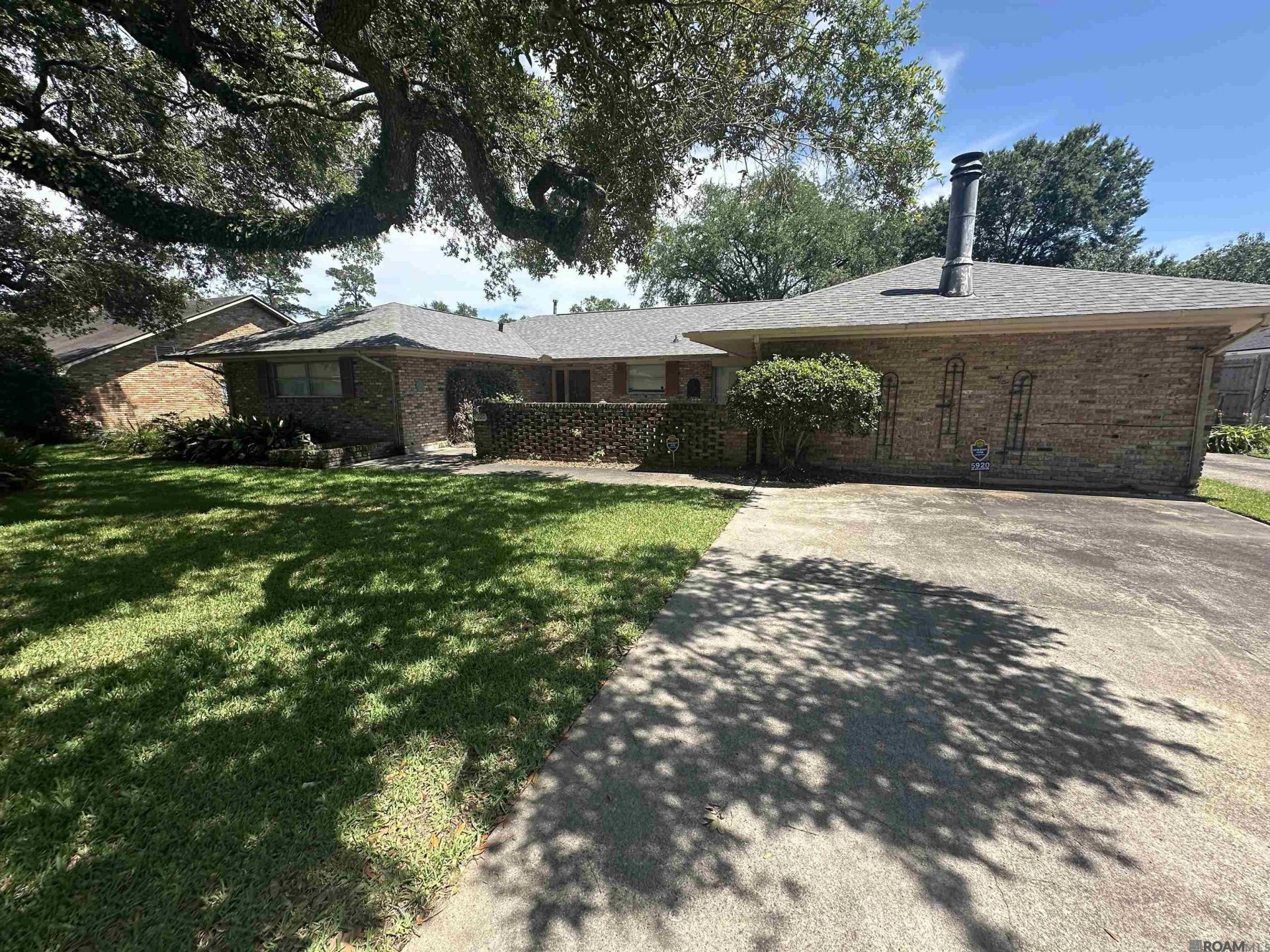 5920 Hibiscus Dr, Baton Rouge, LA 70808 Main Photo