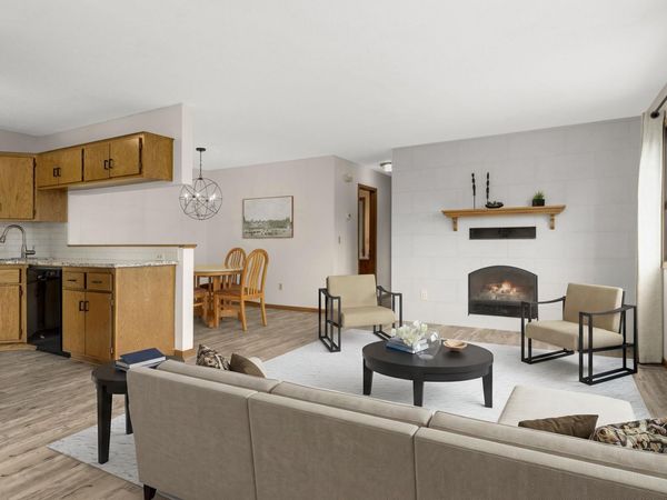 7580 13th Street N, Oakdale, MN 55128