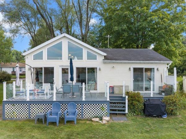 25030 Lakeshore Drive, Dowagiac, MI 49047