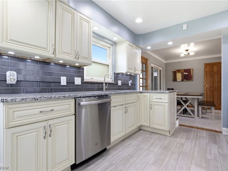 19110 Rockcliff Drive, Rocky River, OH 44116 Photo 10