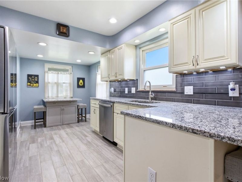 19110 Rockcliff Drive, Rocky River, OH 44116 Photo 8