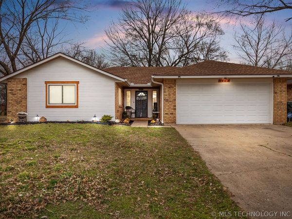 1904 Deer Run , Muskogee, OK 74403