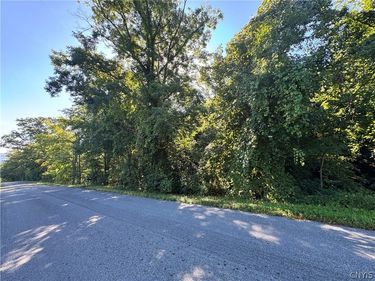 3446 Collins Road , Syracuse, NY 13215