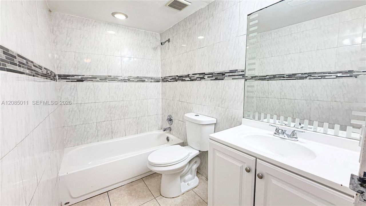 5100 SW 41st St, Unit 115, Pembroke Park, FL 33023 Photo