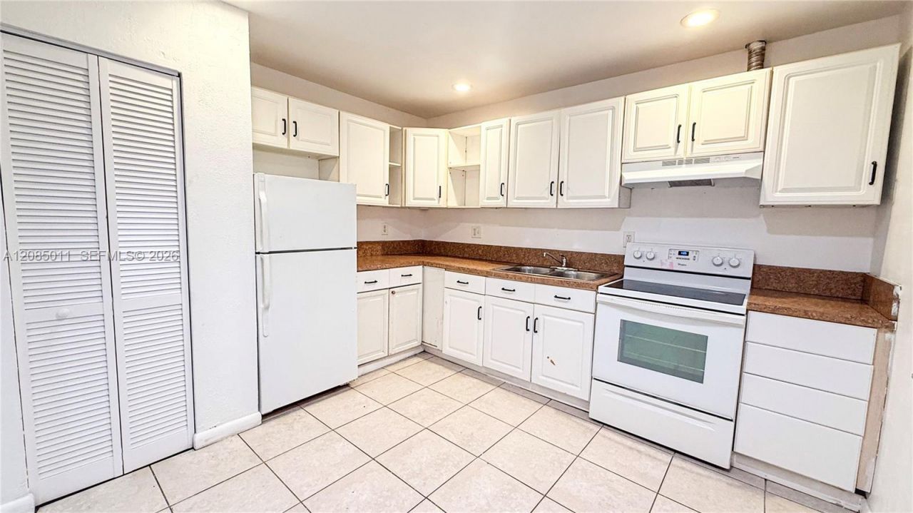 5100 SW 41st St, Unit 115, Pembroke Park, FL 33023 Photo