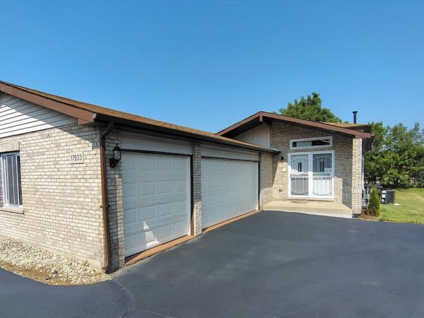 17933 Kedzie Avenue , Hazel Crest, IL 60429