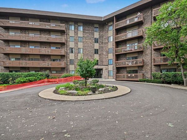 120 Lakeview Drive , Unit 519, Bloomingdale, IL 60108