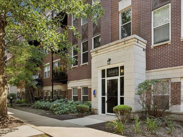 1225 N ORLEANS Street , Unit 602, Chicago, IL 60610
