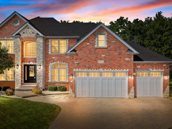 26105 Whispering Woods Circle , Plainfield, IL 60585