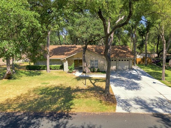 9202 Shady Oaks DR , Austin, TX 78729