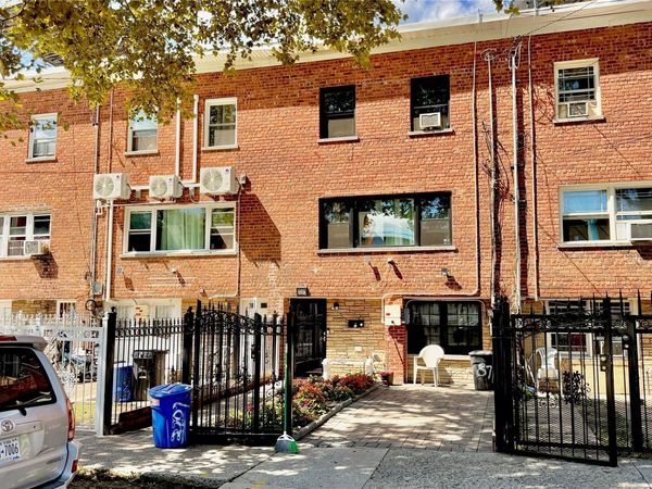 3207 Pearsal , Bronx, NY 10469