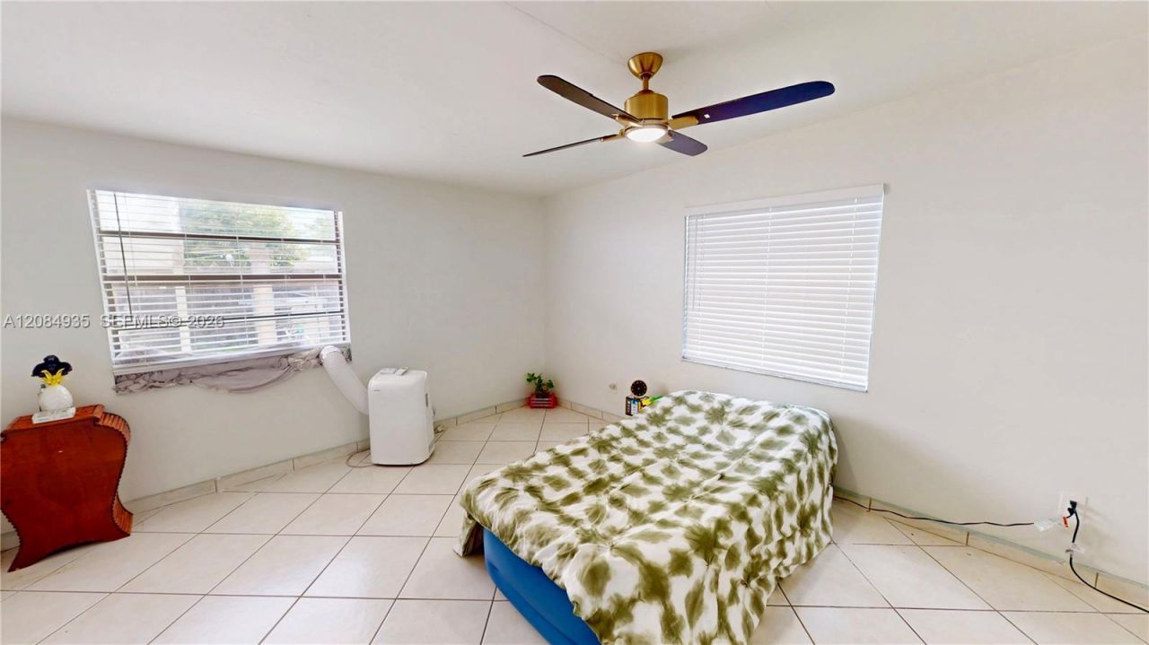 9940 SW 48th St , Miami, FL 33165 Photo