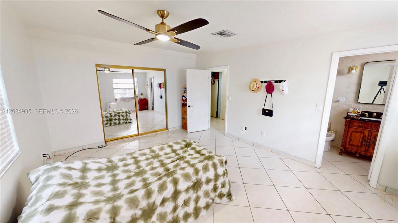 9940 SW 48th St , Miami, FL 33165 Photo