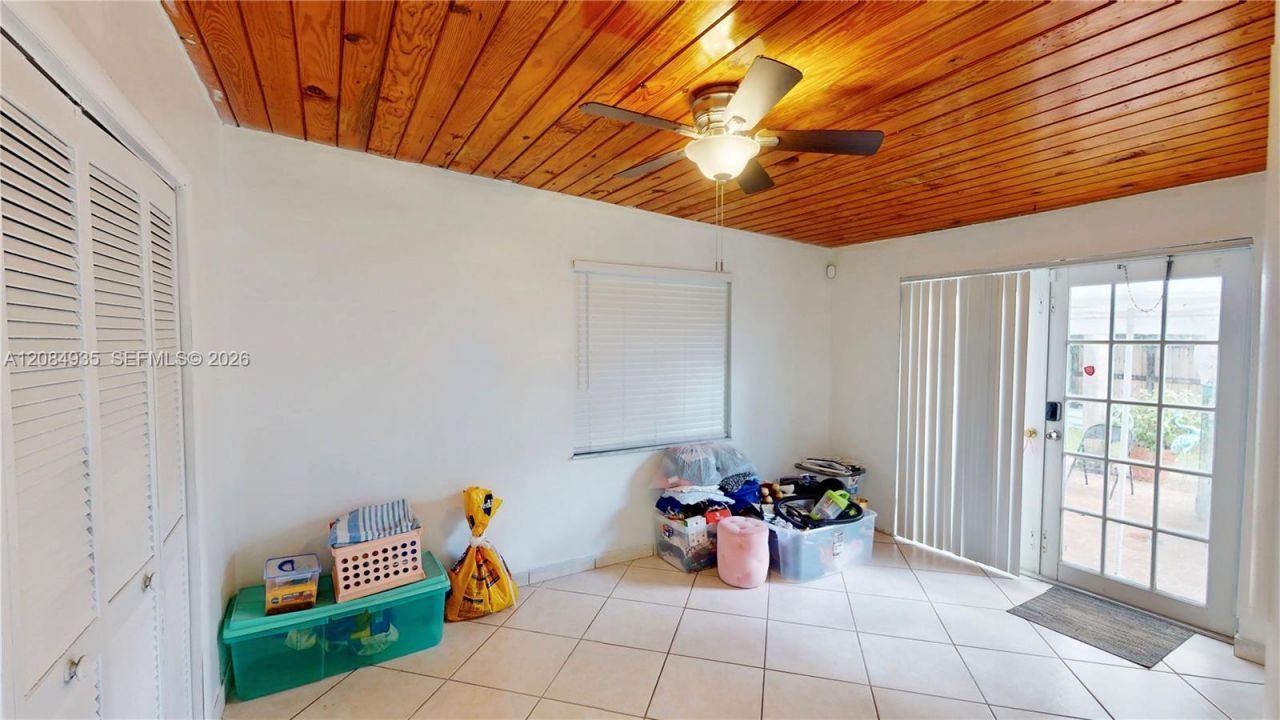 9940 SW 48th St , Miami, FL 33165 Photo