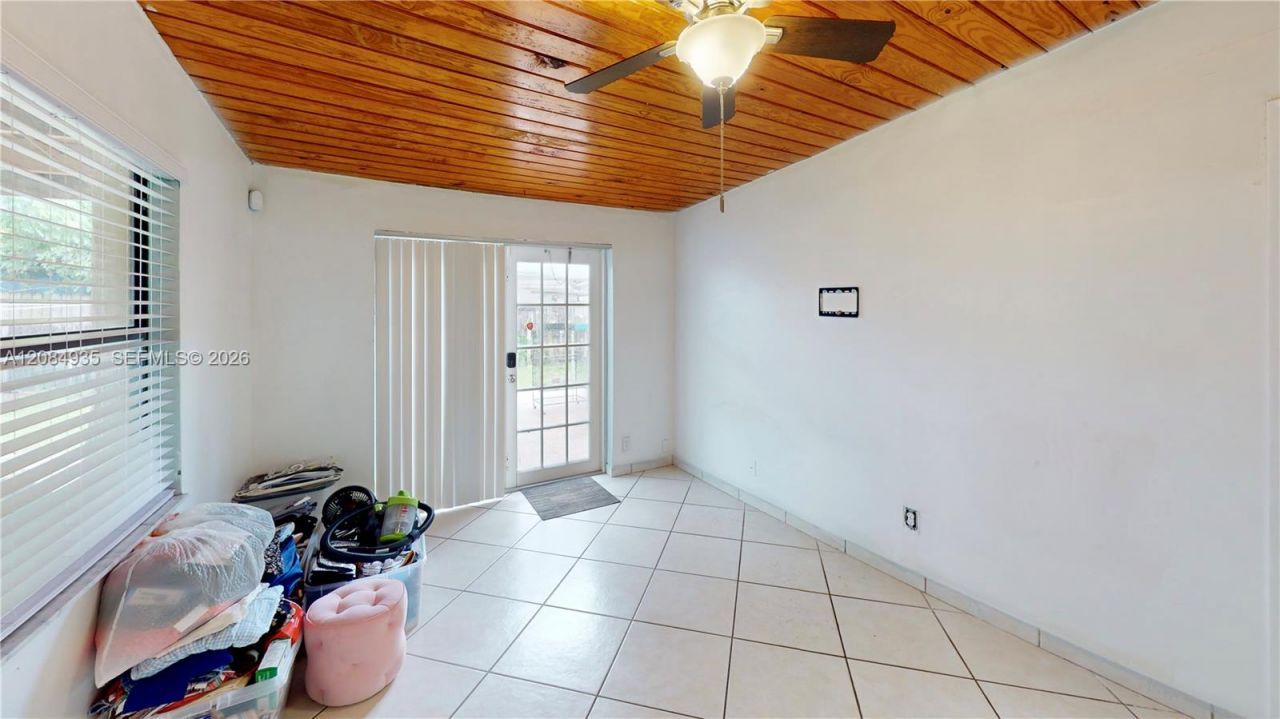 9940 SW 48th St , Miami, FL 33165 Photo
