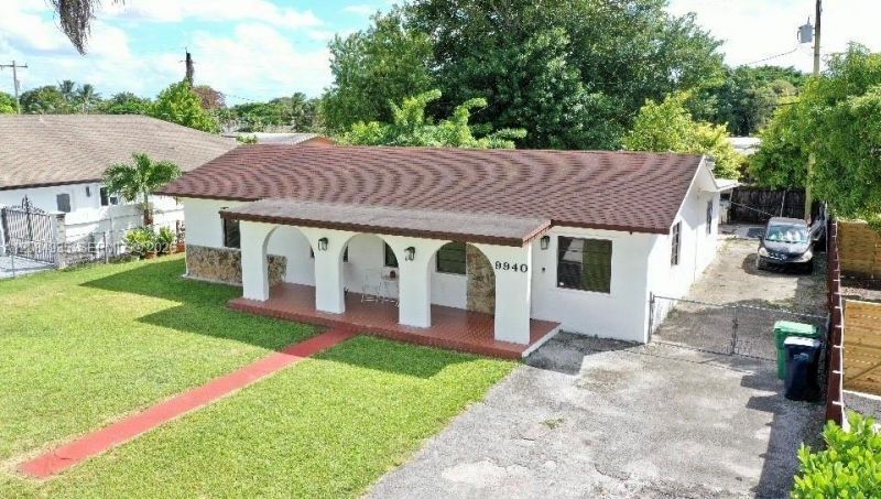 9940 SW 48th St , Miami, FL 33165 Photo
