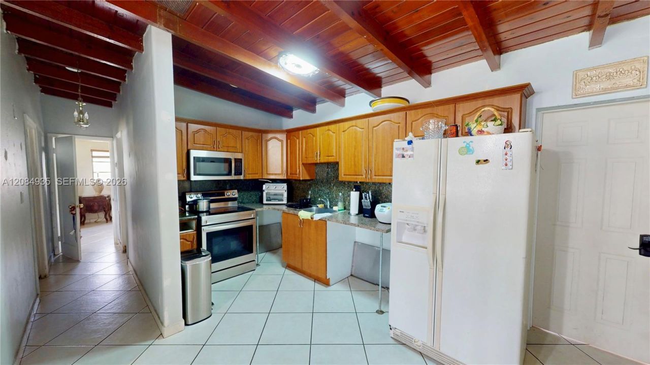 9940 SW 48th St , Miami, FL 33165 Photo