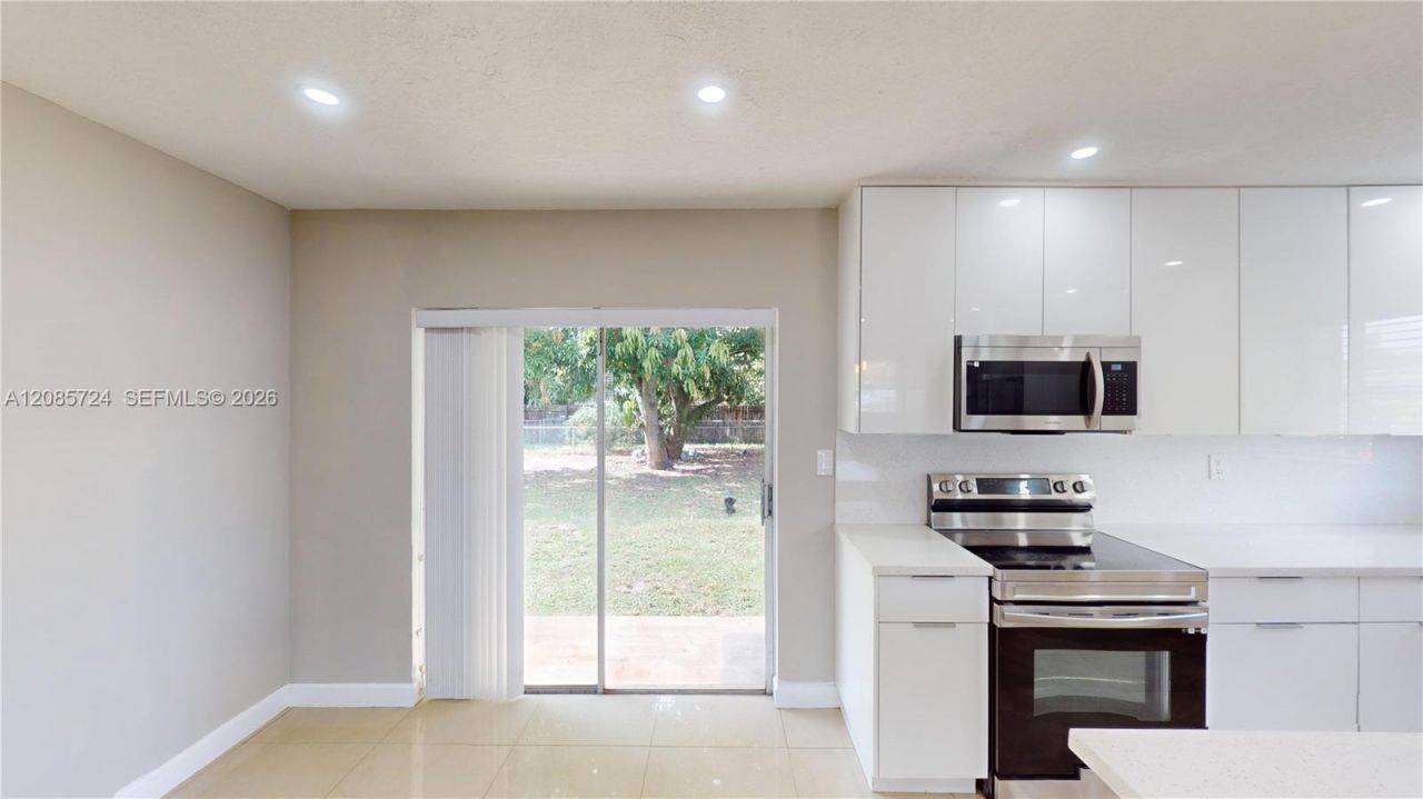 3354 NW 181st St, Miami Gardens, FL 33056 Photo