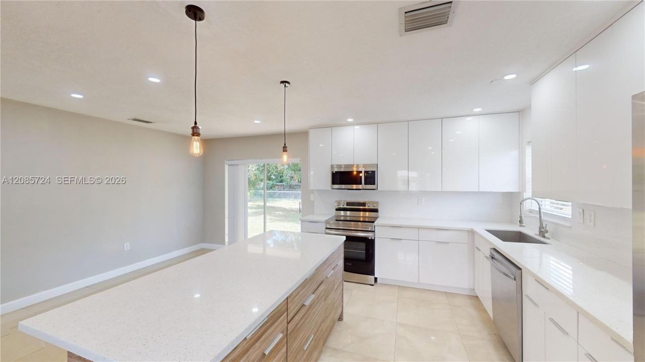 3354 NW 181st St, Miami Gardens, FL 33056 Photo