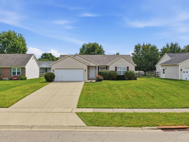 1323 Cross Creek Drive, Goshen Township, OH 45140 Photo 2