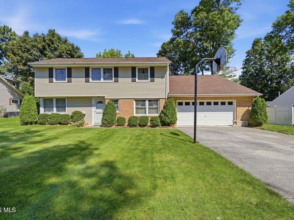 216 Esther Lane , Findlay, OH 45840
