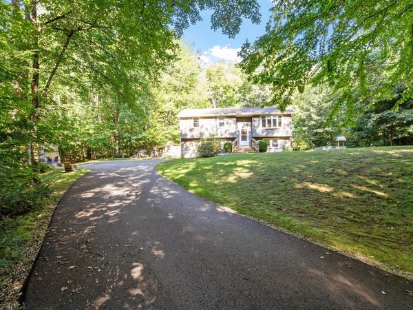 9 Sherwood Road, Londonderry, NH 03053