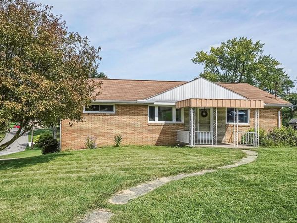 113 Philomena Dr , Coraopolis, PA 15108