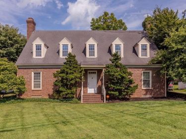 800 COUNTRY CLUB RD, HARRISONBURG, VA 22802