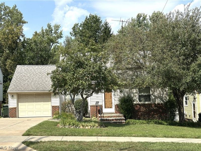 11909 Mccracken Road, Garfield Heights, OH 44125 Photo 2