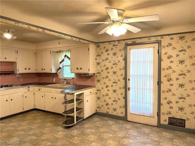 11909 Mccracken Road, Garfield Heights, OH 44125 Photo 3