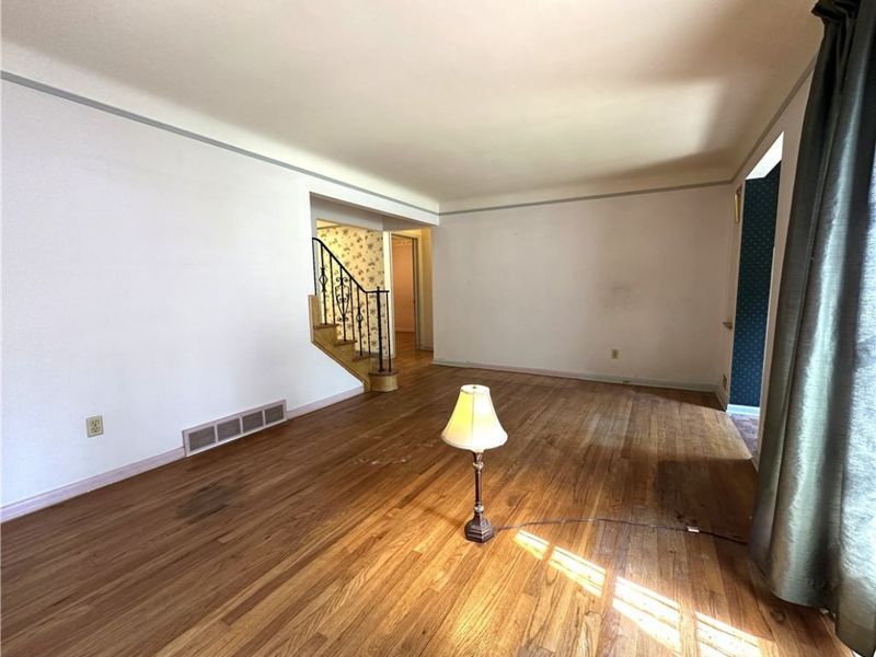 11909 Mccracken Road, Garfield Heights, OH 44125 Photo 7