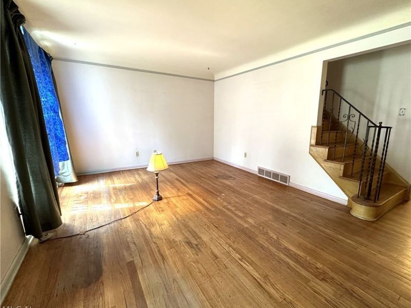 11909 Mccracken Road, Garfield Heights, OH 44125 Photo 8