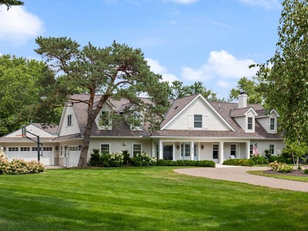 415 Highcroft Road , Wayzata, MN 55391