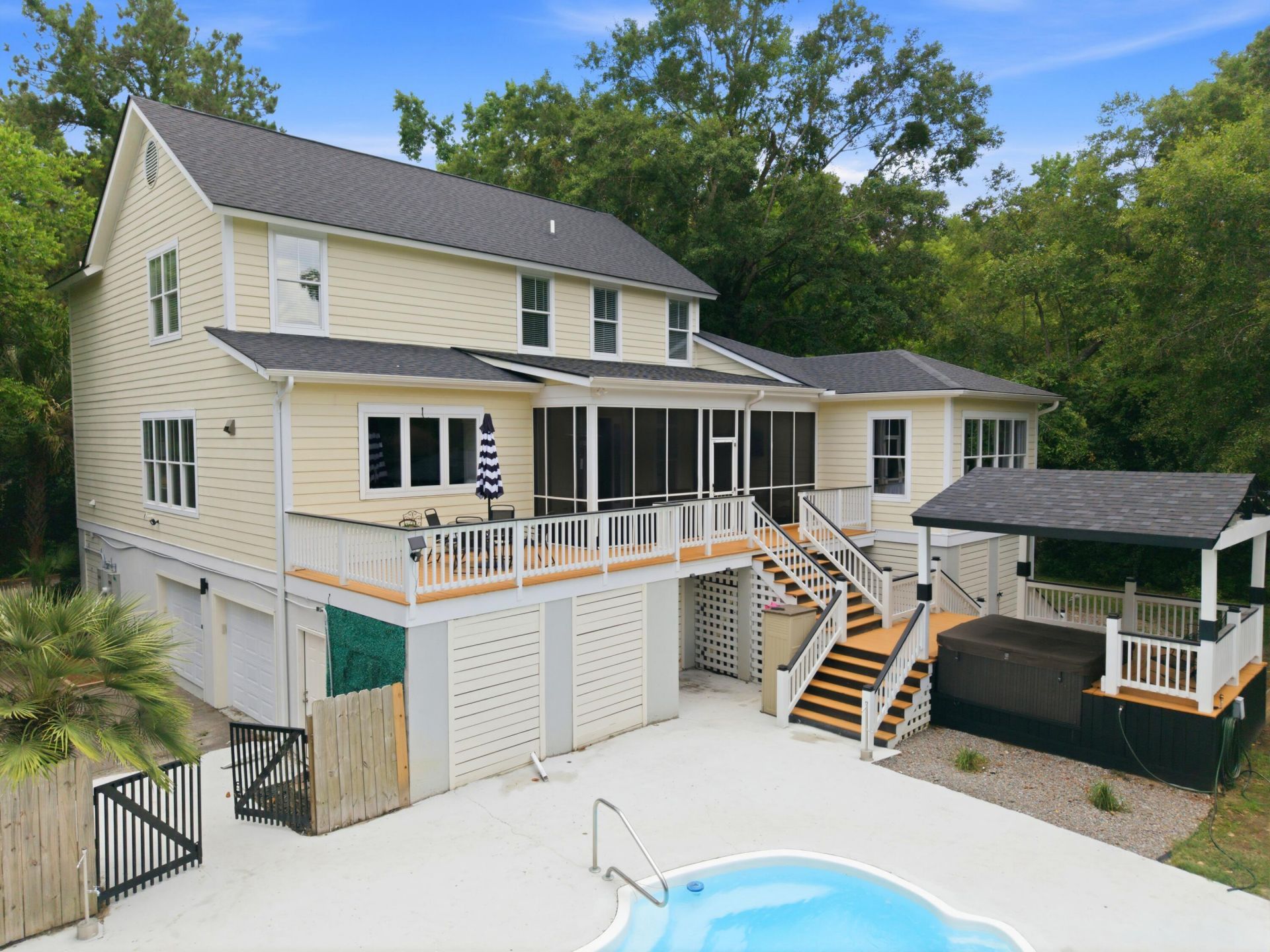 206 Clifton Street Photo 10