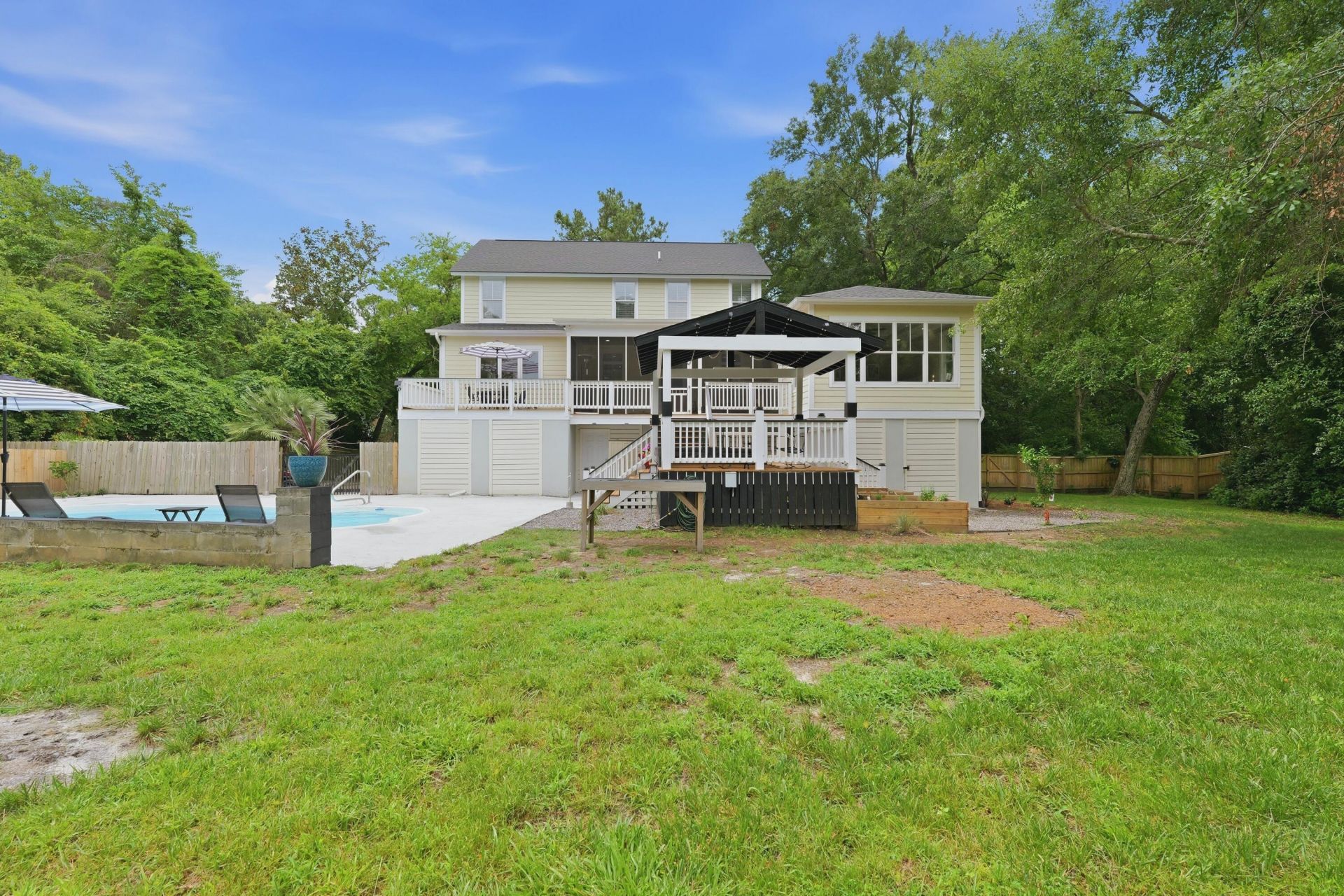 206 Clifton Street Photo 77