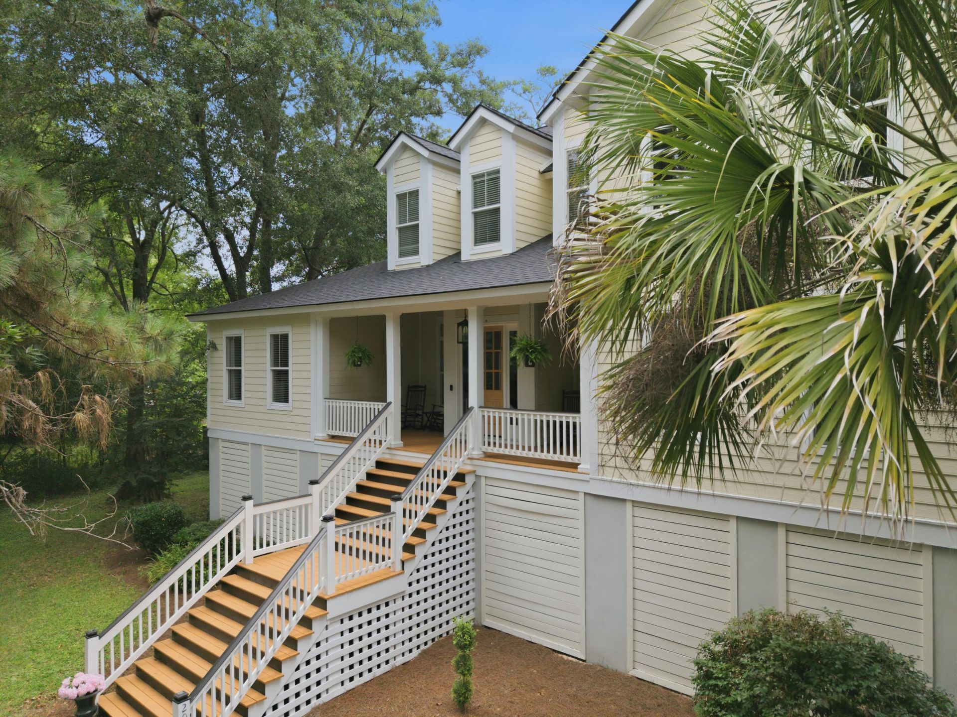206 Clifton Street Photo 8