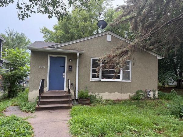 988 Fremont Avenue, Saint Paul, MN 55106