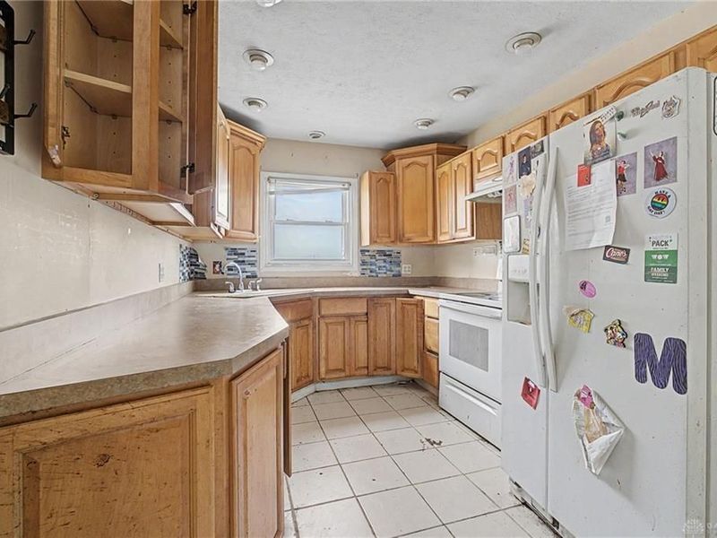 2260 N Aragon Avenue, Dayton, OH 45420 Photo 7